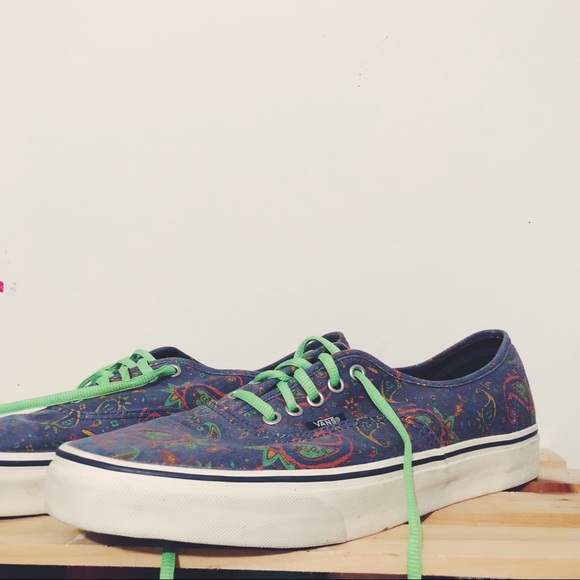 vans authentic paisley